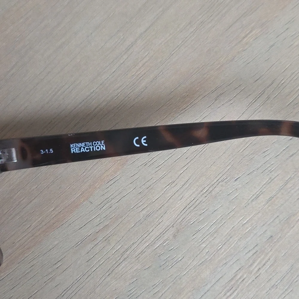 Lot 2 Kenneth Cole Sunglasses
